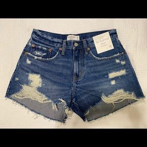 Abercrombie curve love mid-rise boyfriend short
